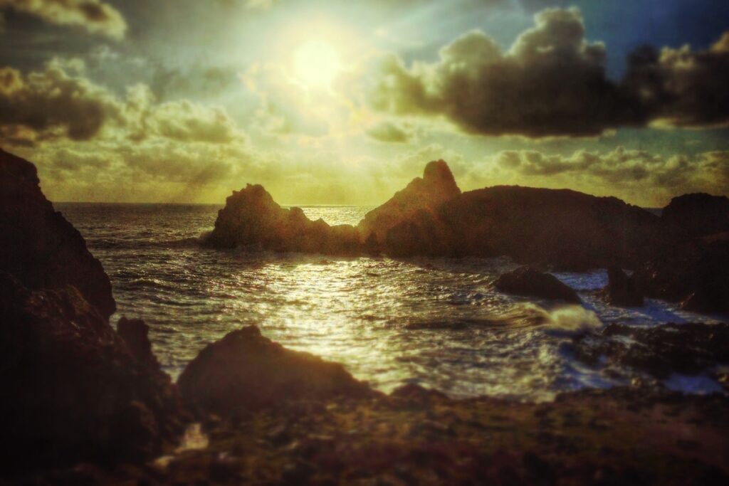 Kynance Cove in Cornwall is a romantic place for couples