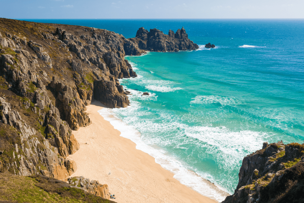 Beach cleans are vital to keep cornwall beautiful